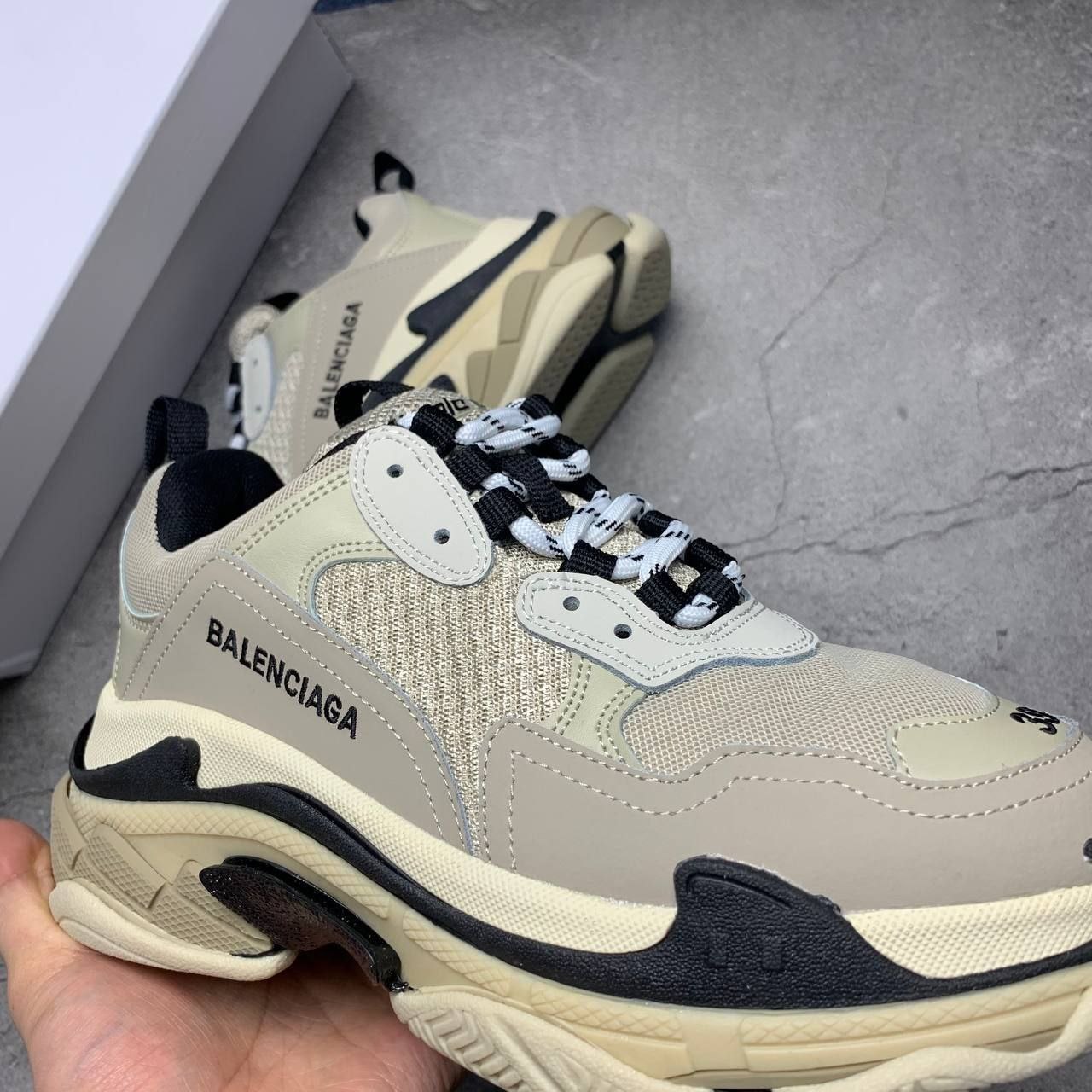 Кроссовки Balenciaga Triple S Vanille