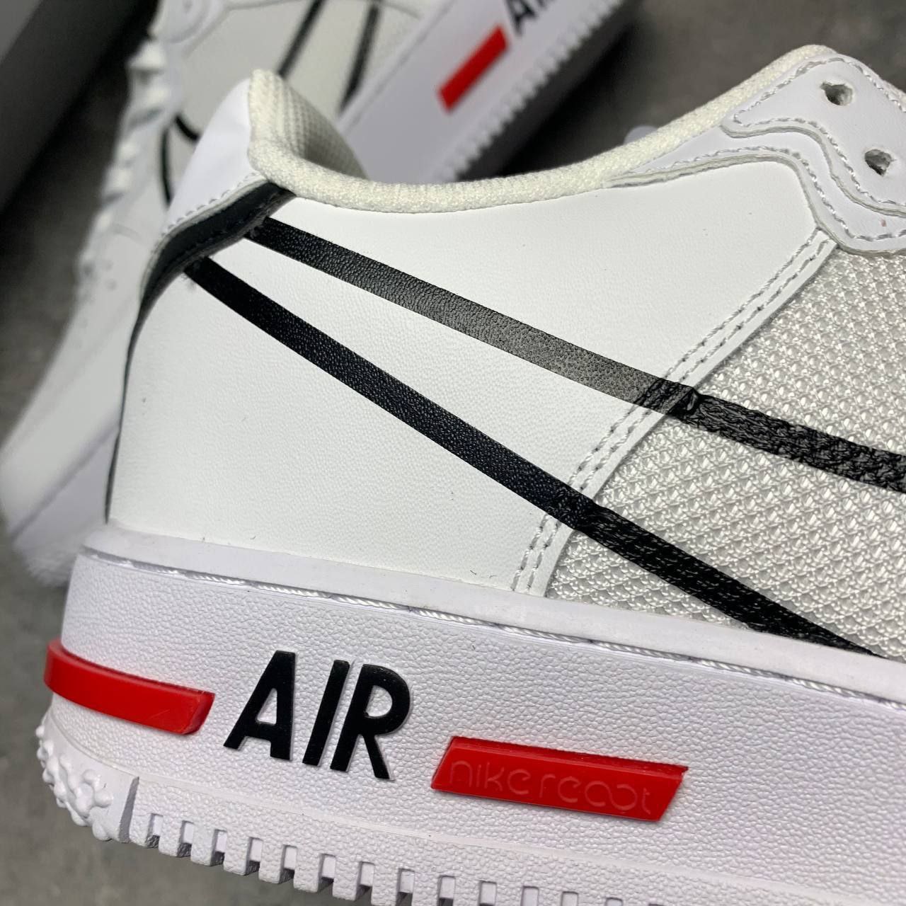 Nike air force 1 university red white black hotsell