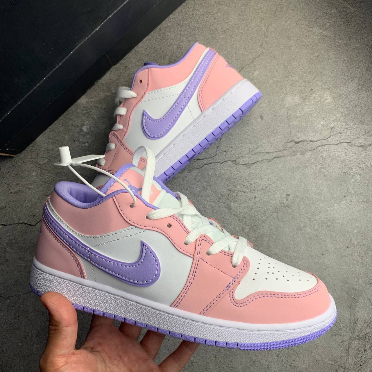 Кроссовки Nike Air Jordan 1 Low SE Arctic Punch Кроссовки Nike Air Jordan 1 Low SE Arctic Punch