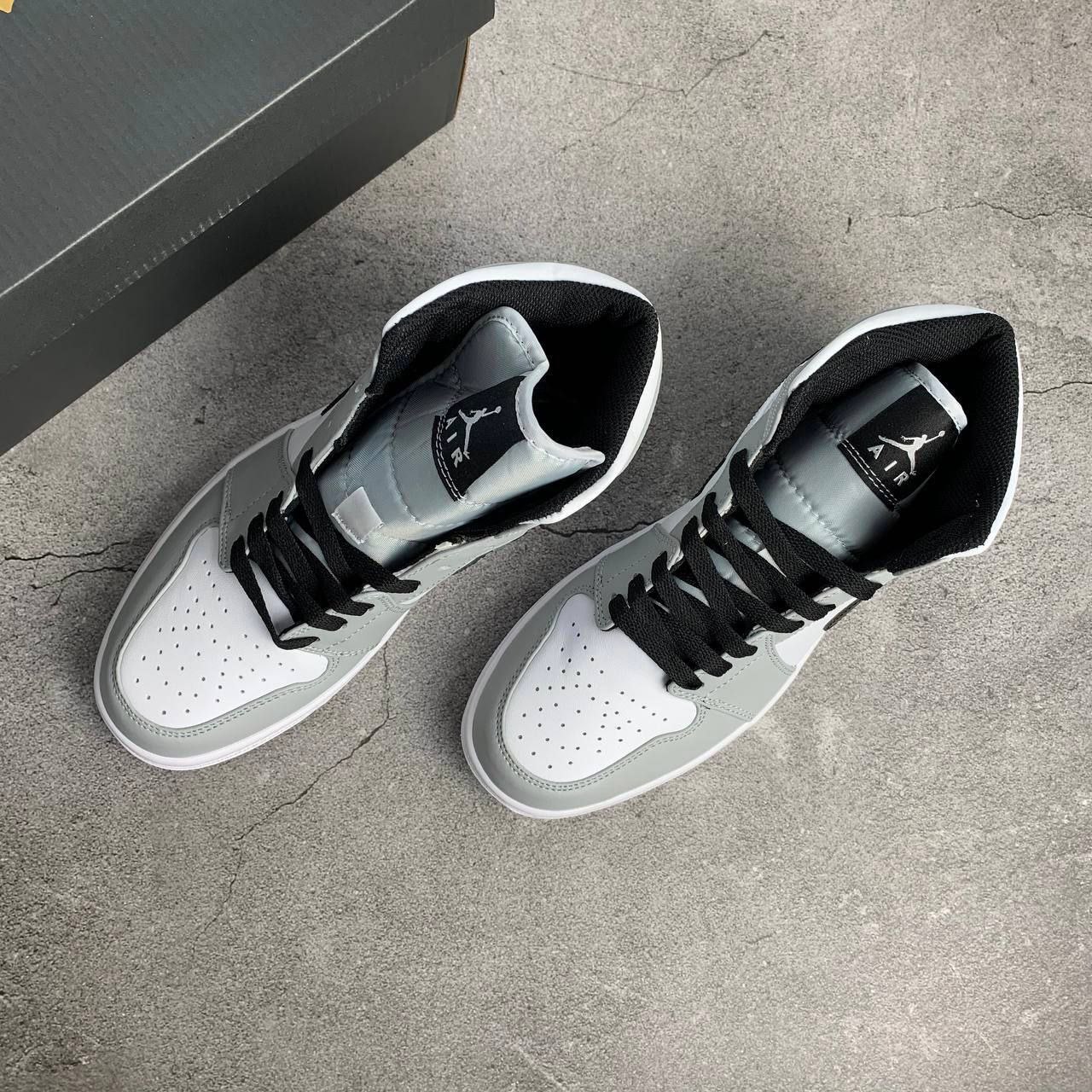 Кроссовки Nike Air Jordan 1 Mid Light Smoke Grey