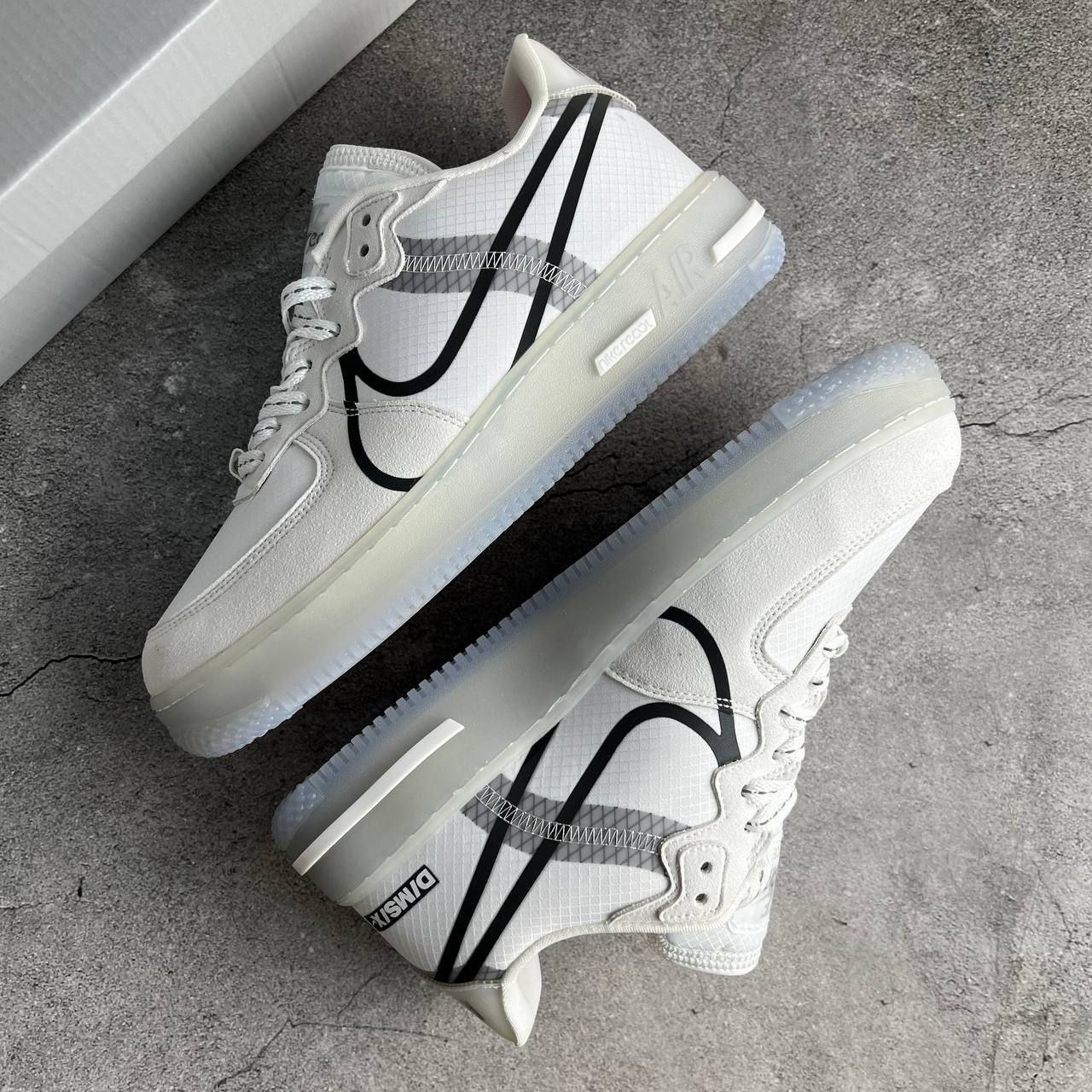 Nike air force 1 light bone black hotsell