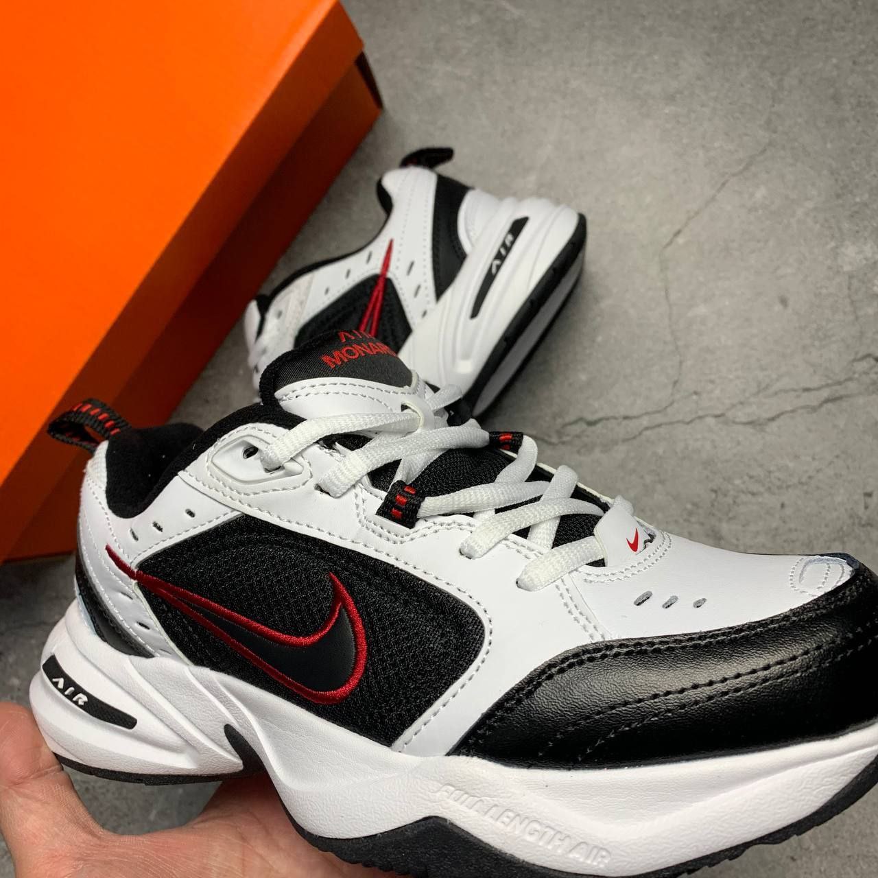 Кроссовки Nike Air Monarch IV 'White Black Red' Кроссовки Nike Air Monarch IV 'White Black Red'