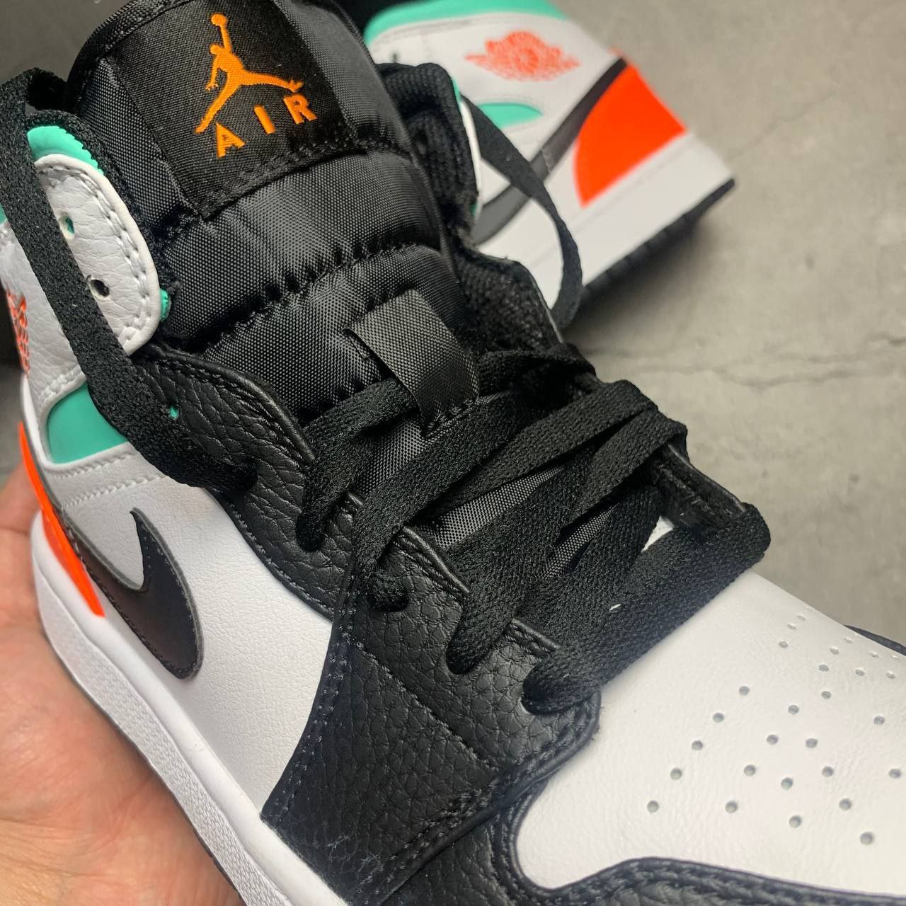 Кроссовки Nike Air Jordan 1 Mid GS Red Mint Black Toe Green Orange