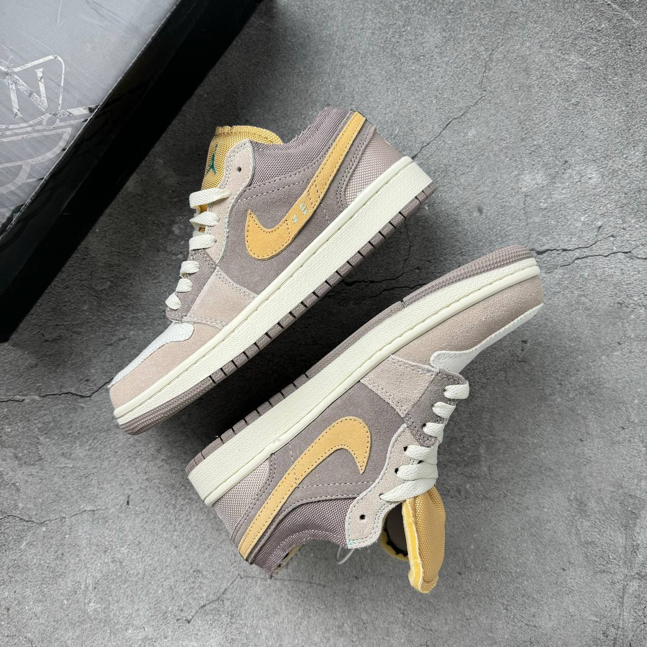 Кроссовки Nike Air Jordan 1 Low SE Craft Taupe Haze Кроссовки Nike Air Jordan 1 Low SE Craft Taupe Haze