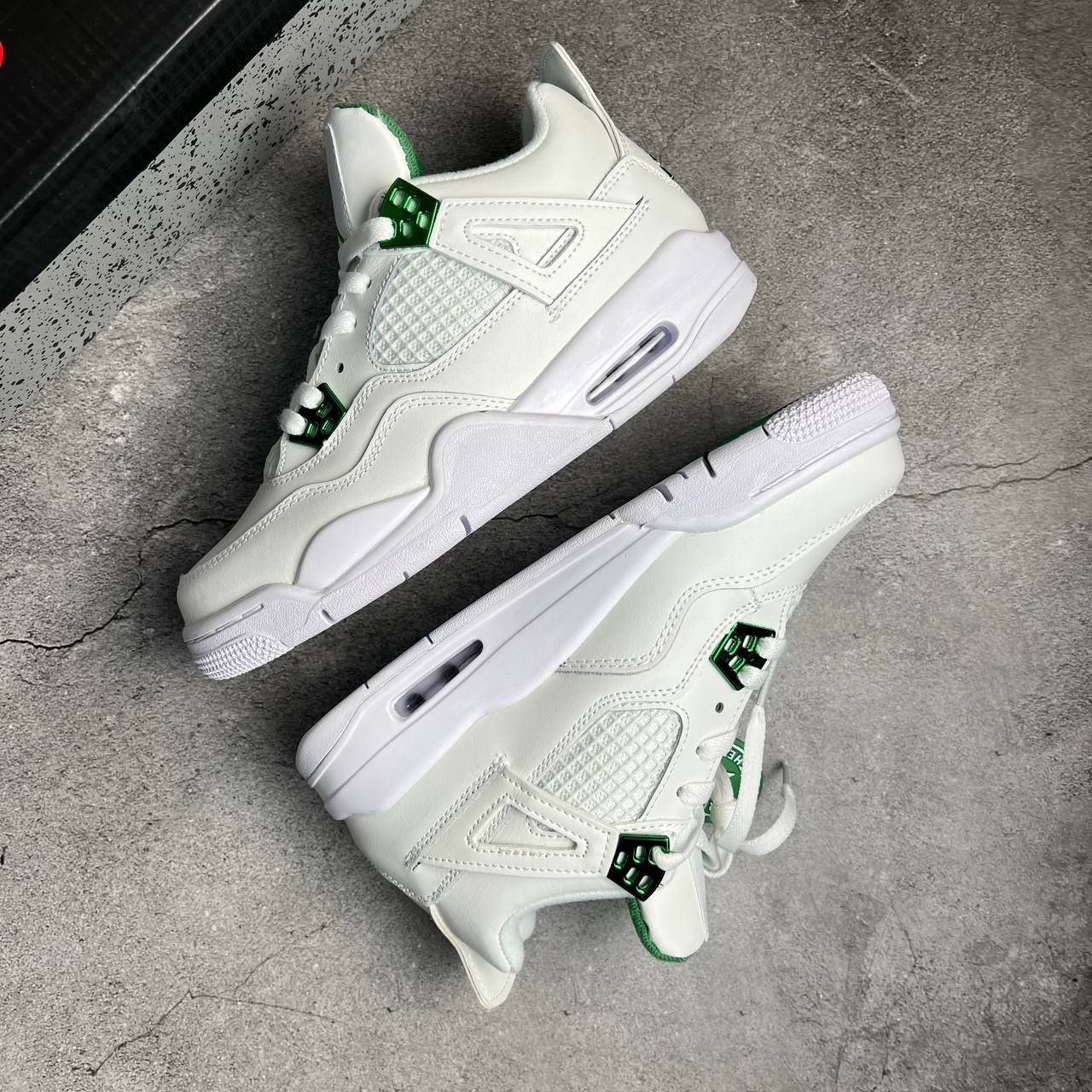Кроссовки Nike Air Jordan 4 Retro Metallic Green