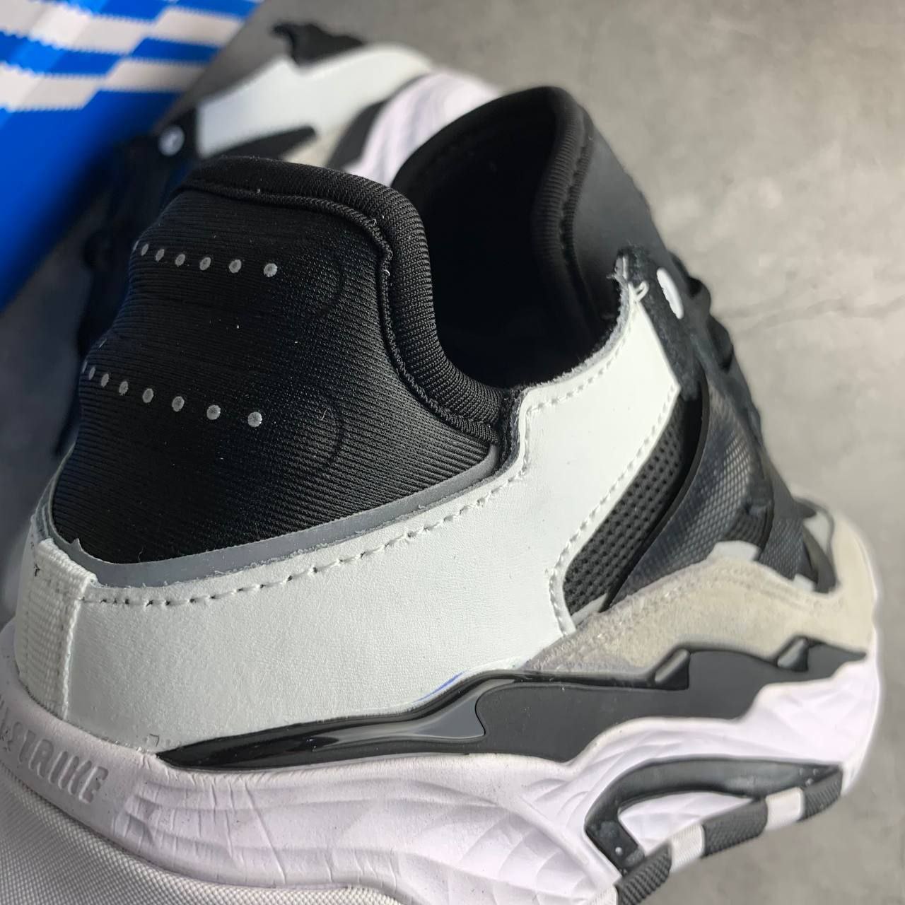 Кроссовки Adidas Niteball White Core Black Silver Metallic Кроссовки Adidas Niteball White Core Black Silver Metallic