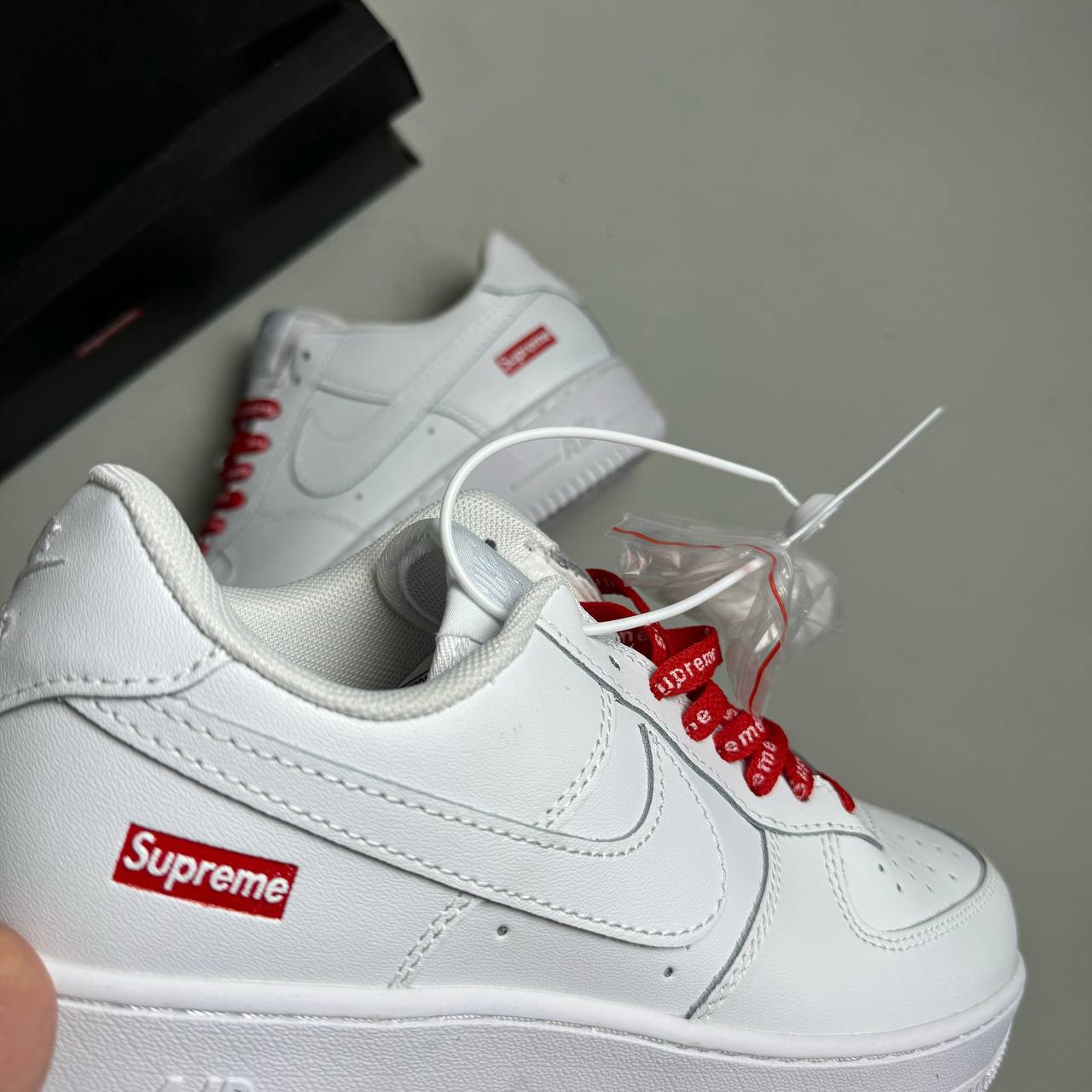 Кроссовки Nike Air Force 1 Low Supreme Mini Box Logo White