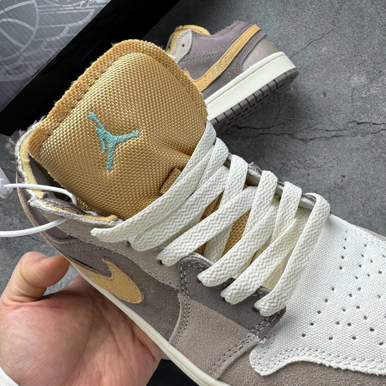 Кроссовки Nike Air Jordan 1 Low SE Craft Taupe Haze Кроссовки Nike Air Jordan 1 Low SE Craft Taupe Haze