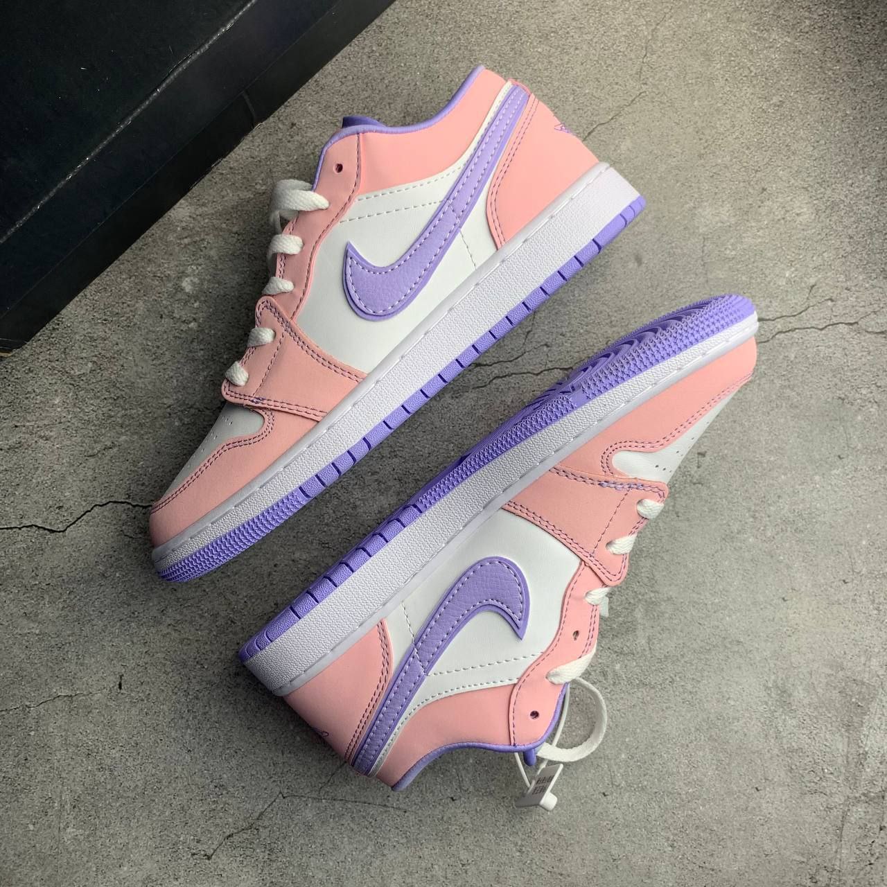 Кроссовки Nike Air Jordan 1 Low SE Arctic Punch Кроссовки Nike Air Jordan 1 Low SE Arctic Punch