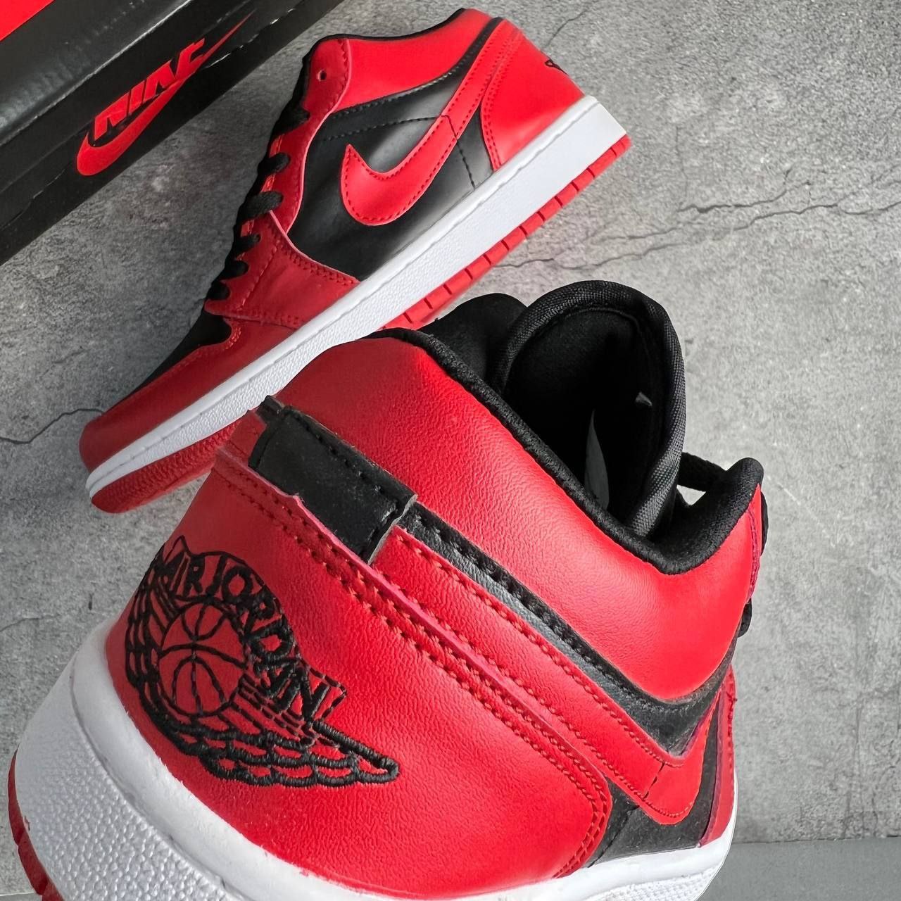 Кроссовки Nike Air Jordan 1 Low Reverse Bred Кроссовки Nike Air Jordan 1 Low Reverse Bred