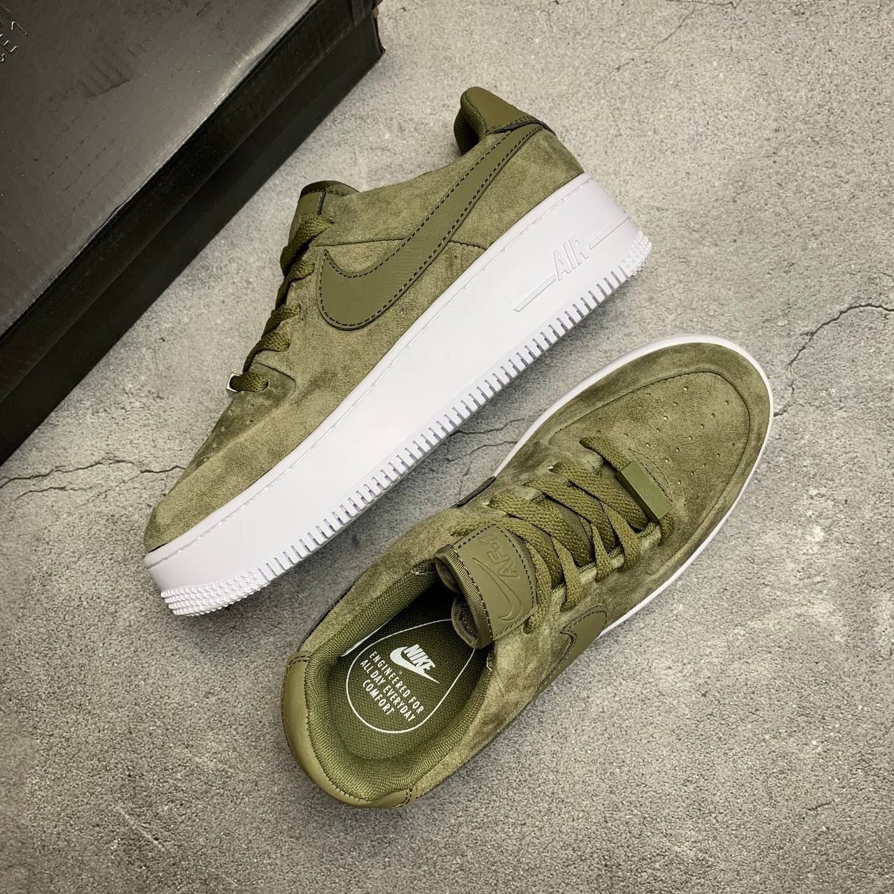 Nike air force shop 1 sage low sneakers