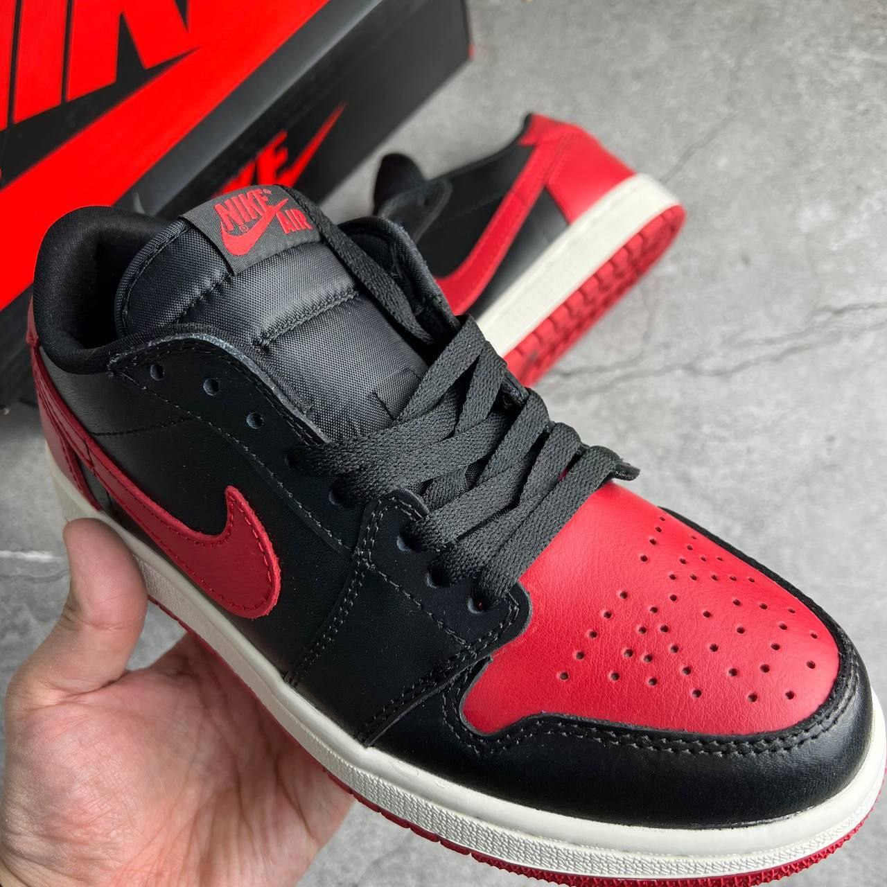 Кроссовки Nike Air Jordan 1 Retro Low OG Bred Кроссовки Nike Air Jordan 1 Retro Low OG Bred