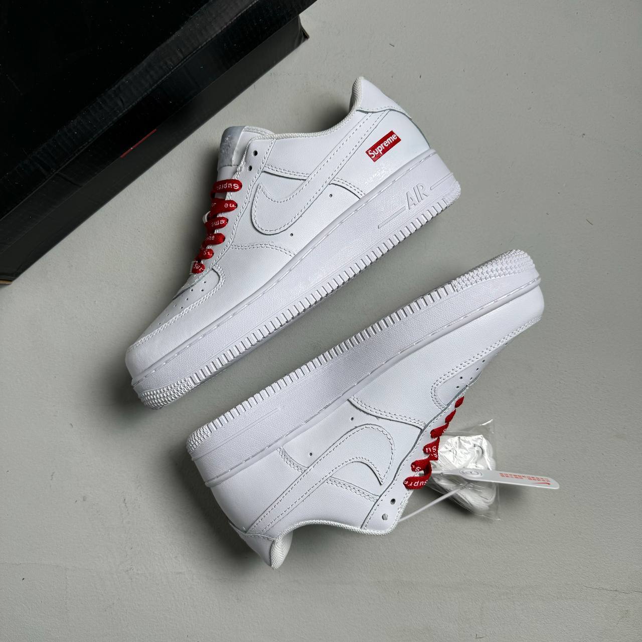 Кроссовки Nike Air Force 1 Low Supreme Mini Box Logo White