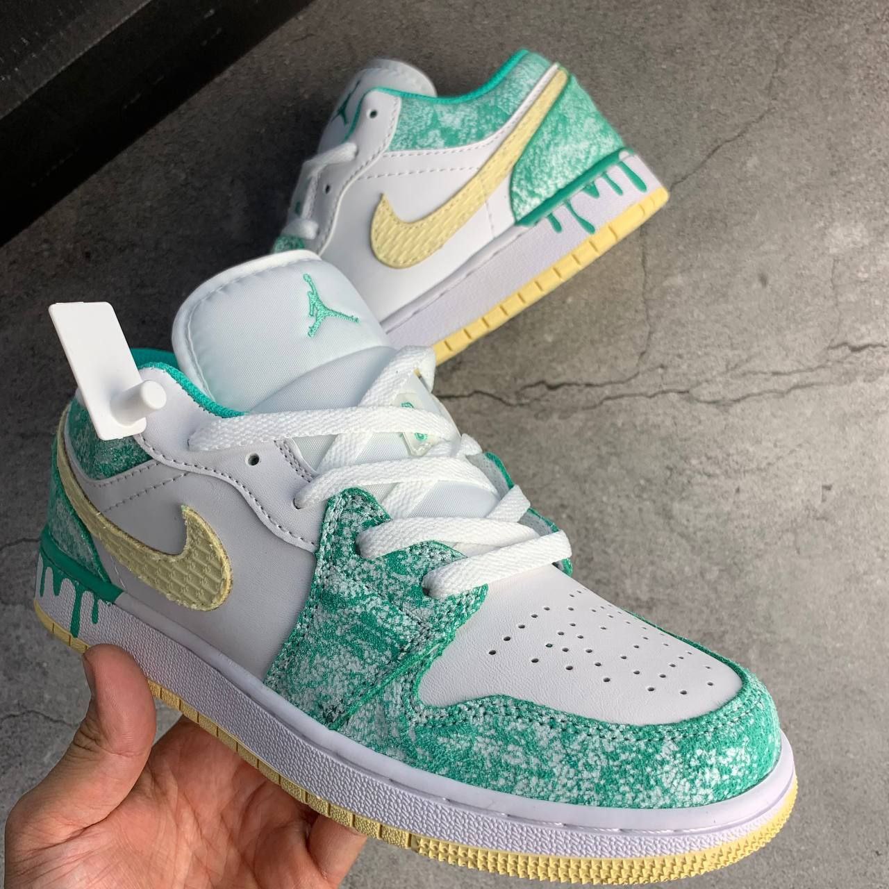 Кроссовки Nike Air Jordan 1 Low Paint Drip Mint Кроссовки Nike Air Jordan 1 Low Paint Drip Mint