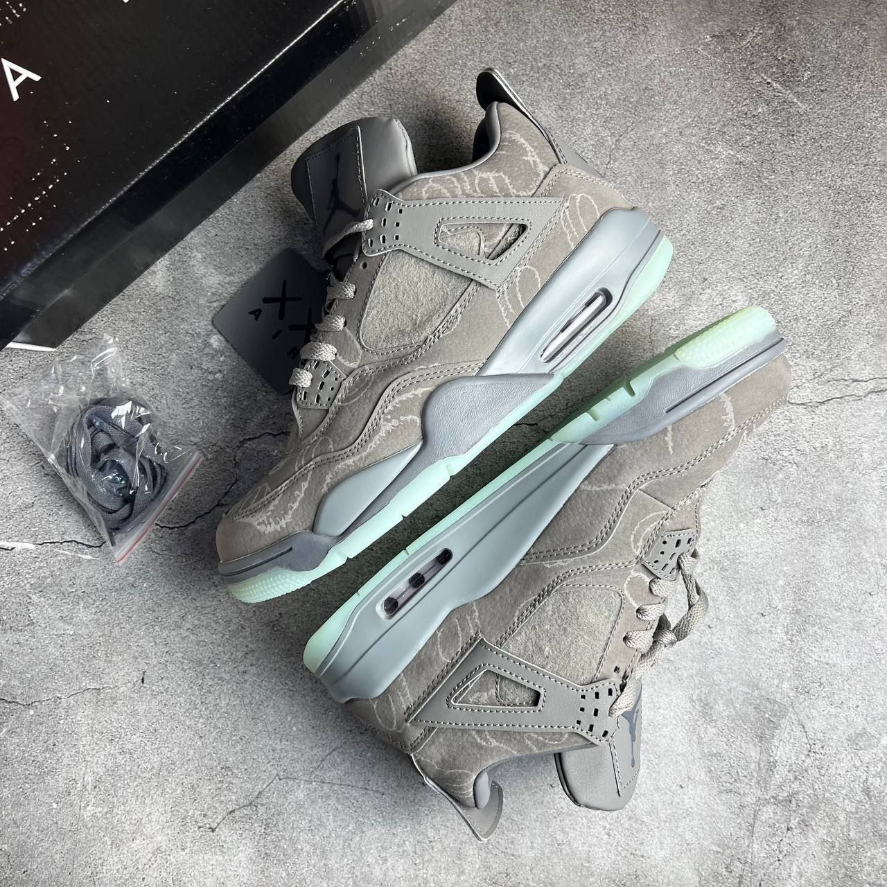 Jordan 4 Kaws Grey Купить