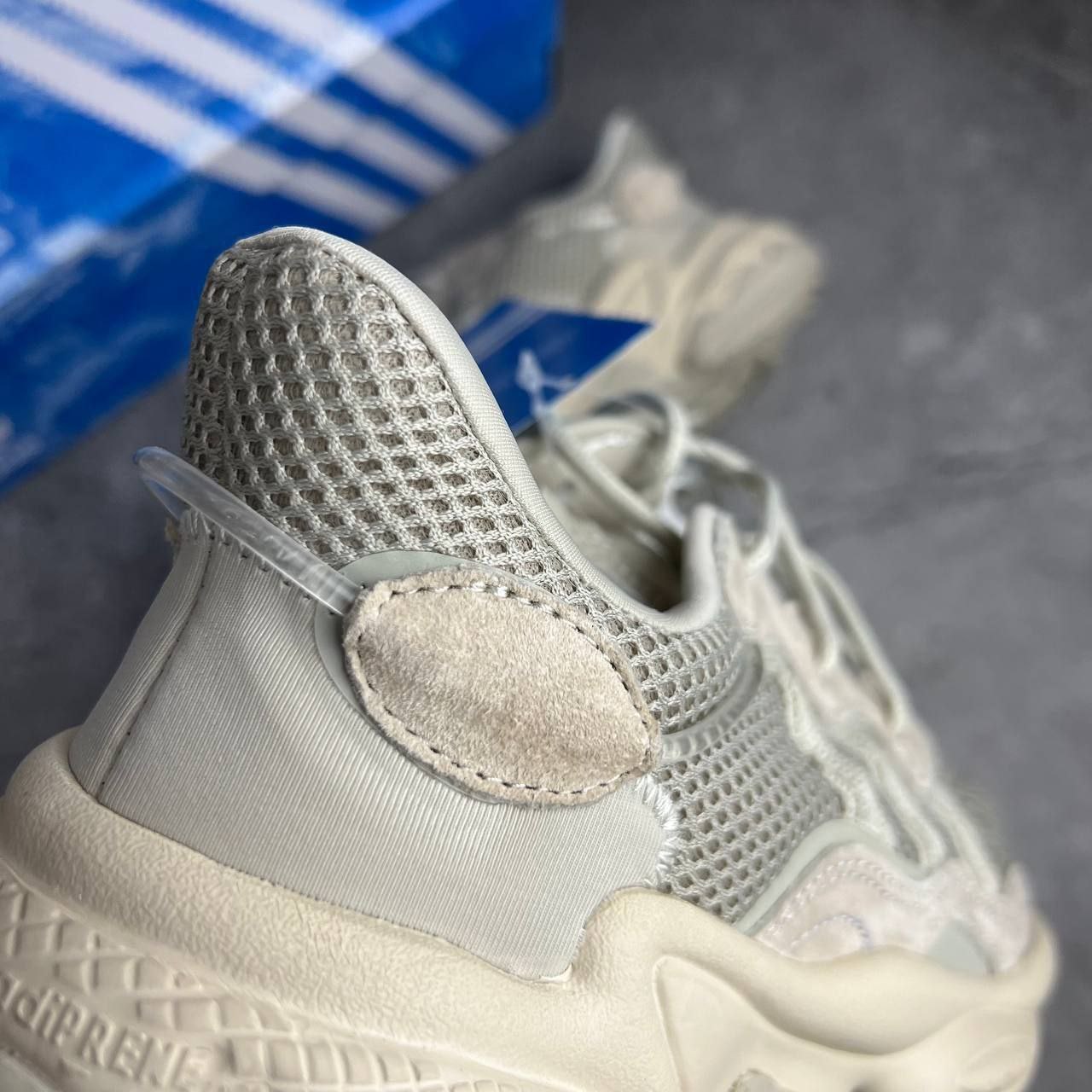 Кроссовки Adidas Ozweego Sesame Кроссовки Adidas Ozweego Sesame