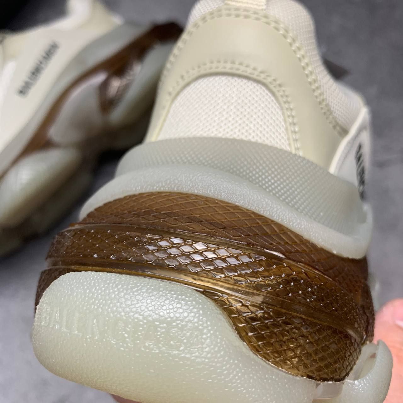 Кроссовки Balenciaga Triple S Clear Sole Chunky Beige