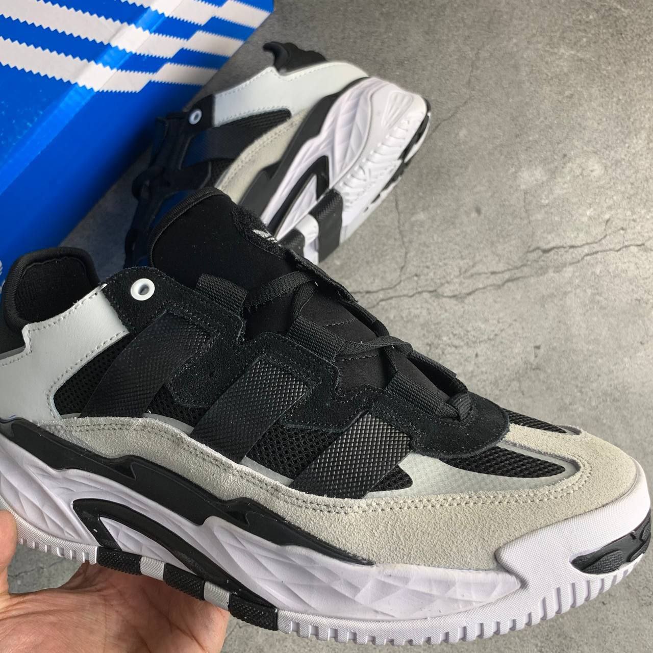 Кроссовки Adidas Niteball White Core Black Silver Metallic Кроссовки Adidas Niteball White Core Black Silver Metallic