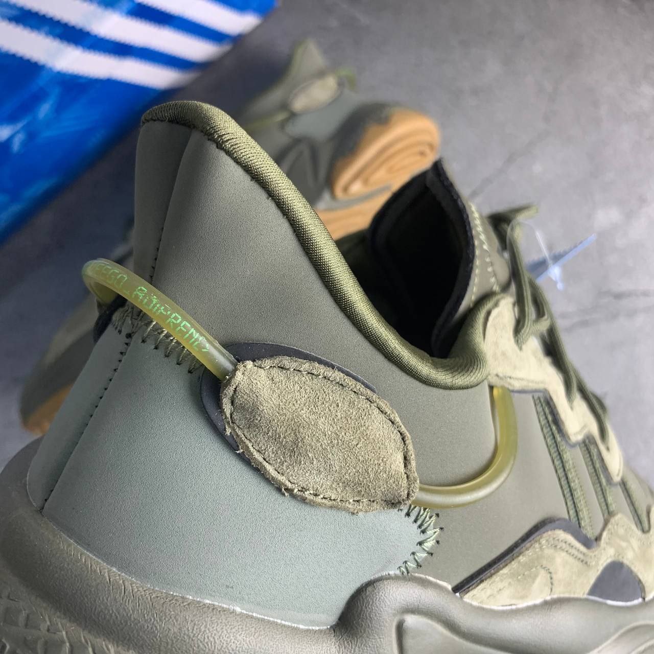 Кроссовки Adidas Ozweego Trace Cargo