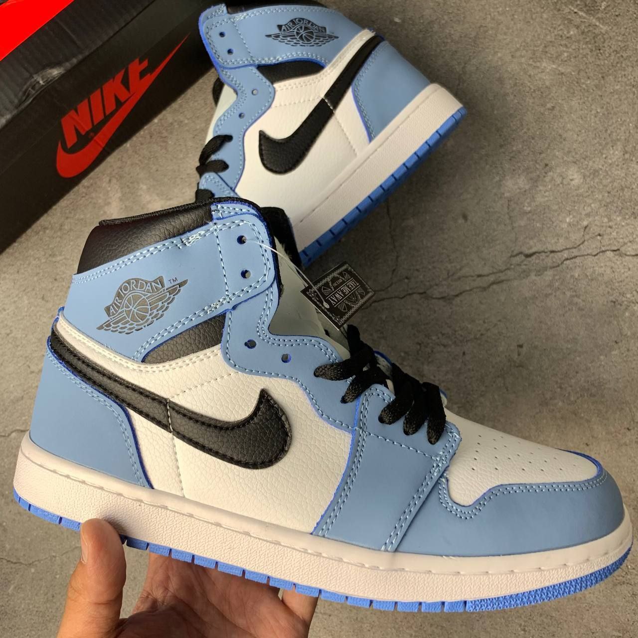 Nike Air Jordan 1 Retro High University Blue Air Jordan 1 High