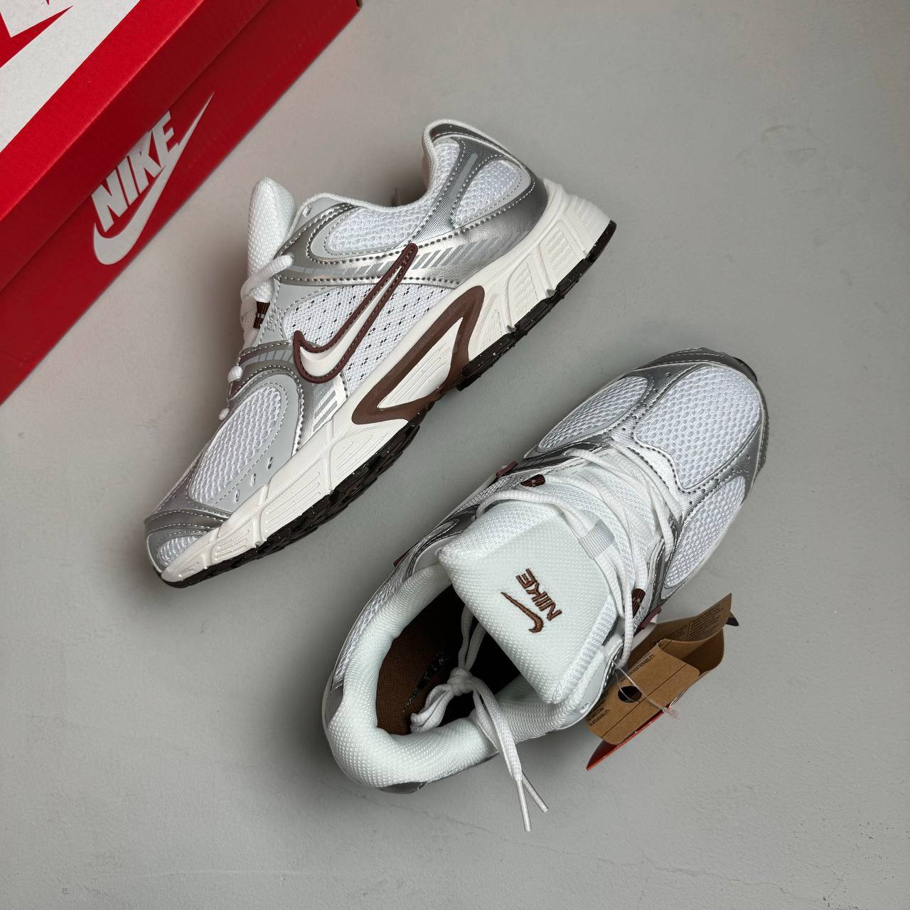 Кроссовки Nike V5 RNR Sail Fauna Brown