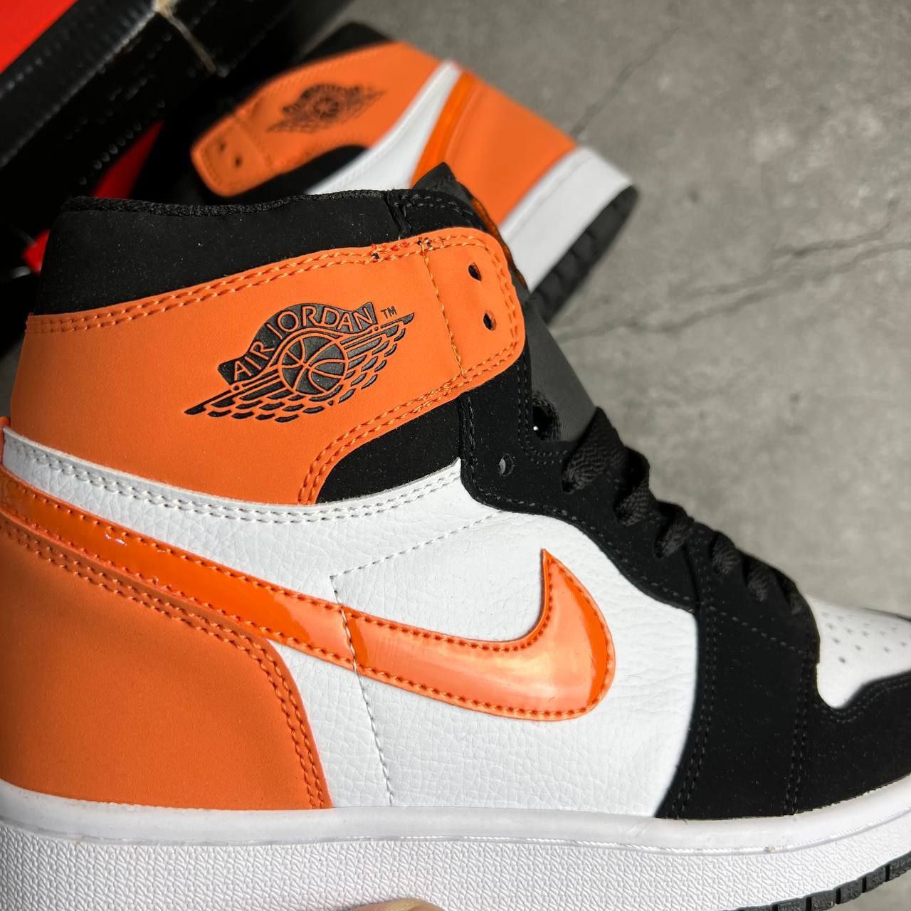 Кроссовки Nike Air Jordan 1 Mid Shattered Backboard
