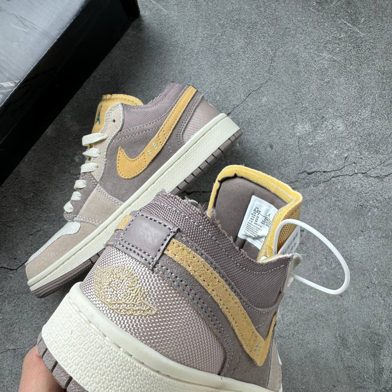 Кроссовки Nike Air Jordan 1 Low SE Craft Taupe Haze Кроссовки Nike Air Jordan 1 Low SE Craft Taupe Haze