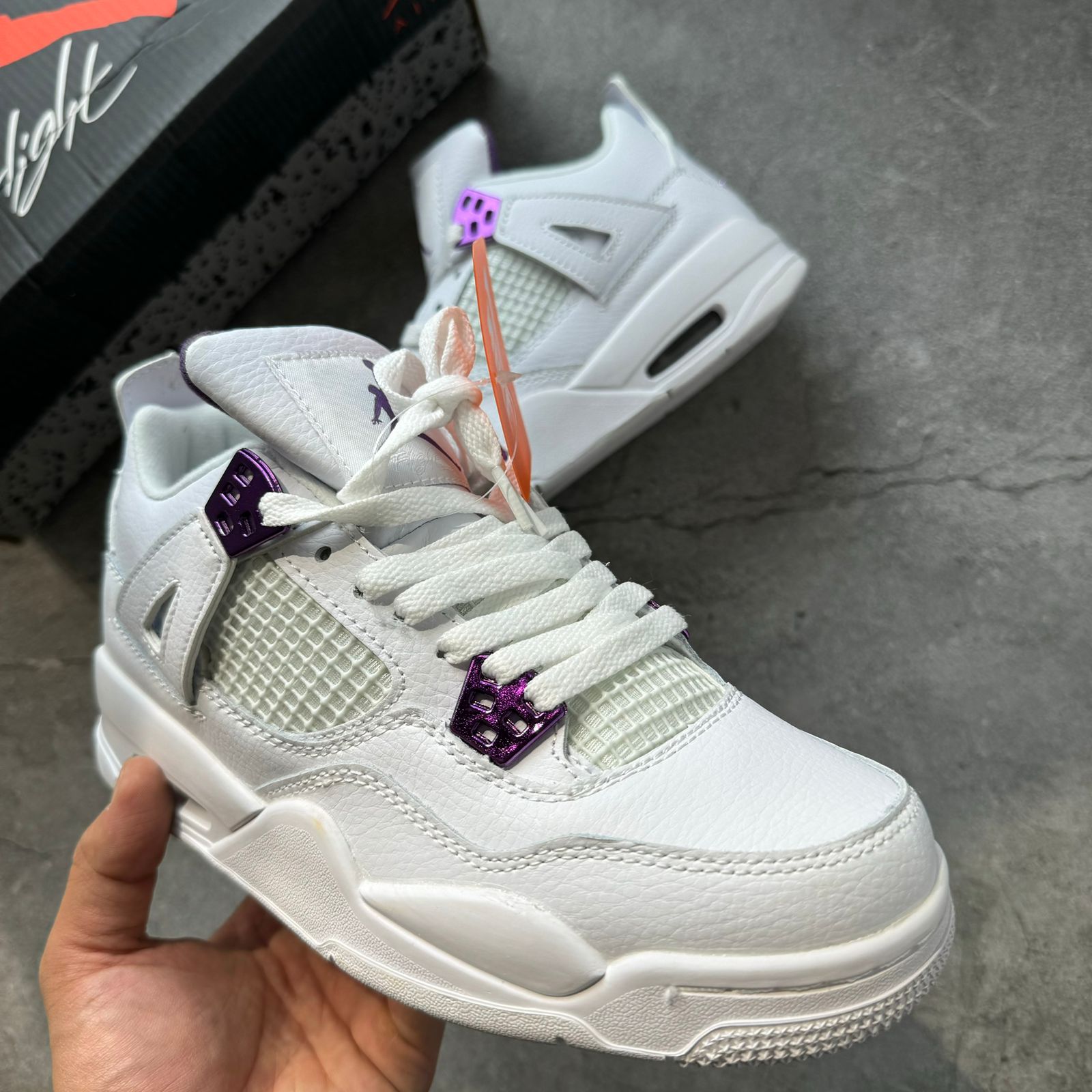Кроссовки Nike Air Jordan 4 Retro Purple Metallic Кроссовки Nike Air Jordan 4 Retro Purple Metallic